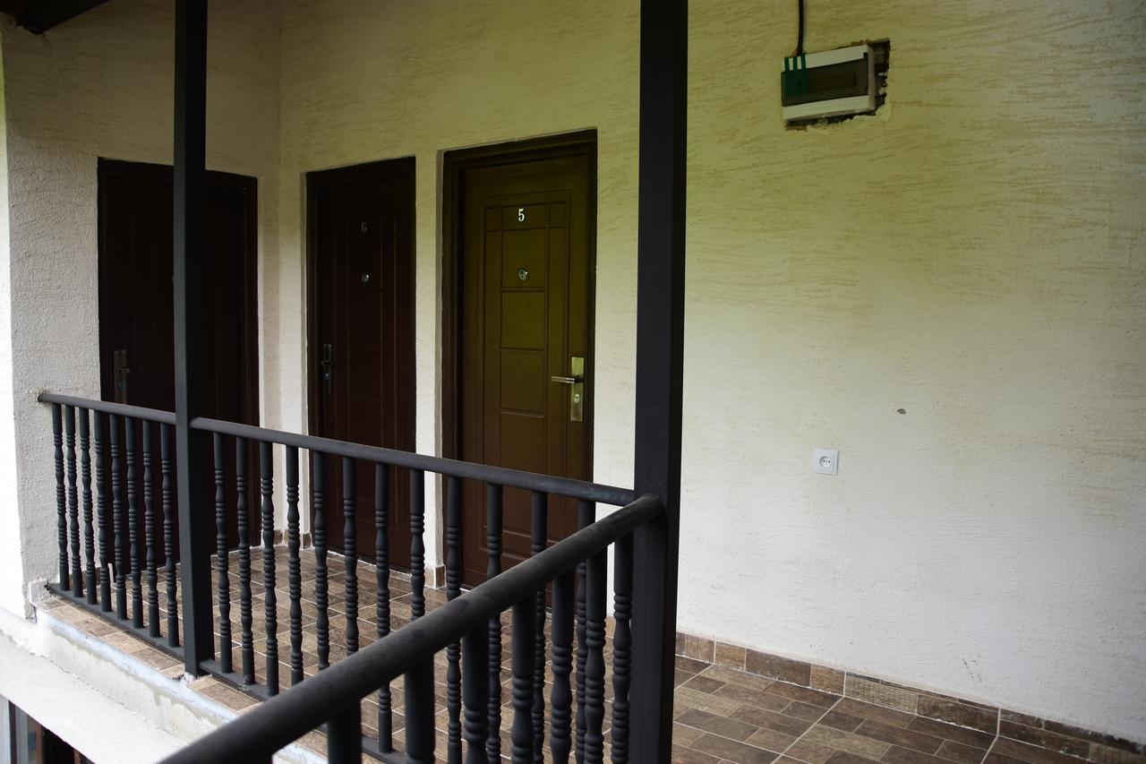 Maia'S Guesthouse Chvabiani Екстериор снимка